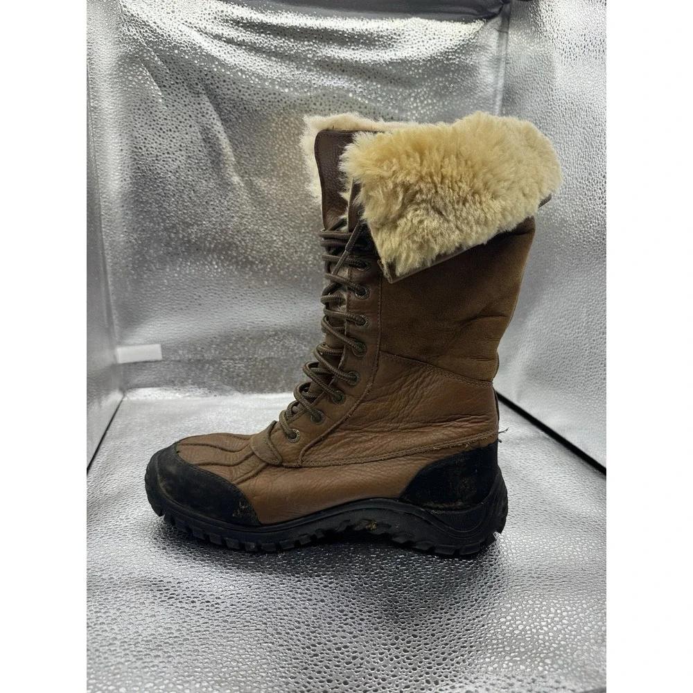 UGG ADIRONDACK TALL 5498 Suede Leather Sheepskin Lined Boots 9.5 Vibram Chestnut